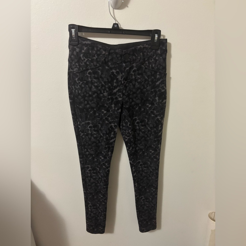 Versona Black Textured Pants